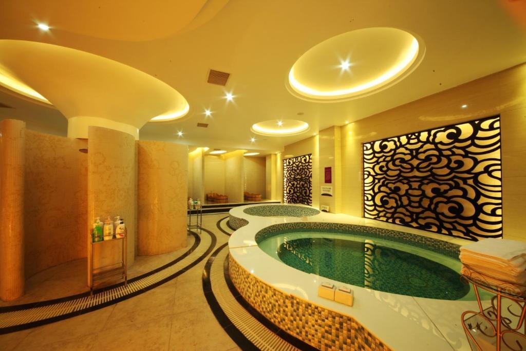 Xiongzhao Grand Hotel Weishan ต้าหลี่ ภายนอก รูปภาพ