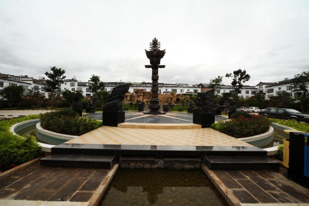 Xiongzhao Grand Hotel Weishan ต้าหลี่ ภายนอก รูปภาพ