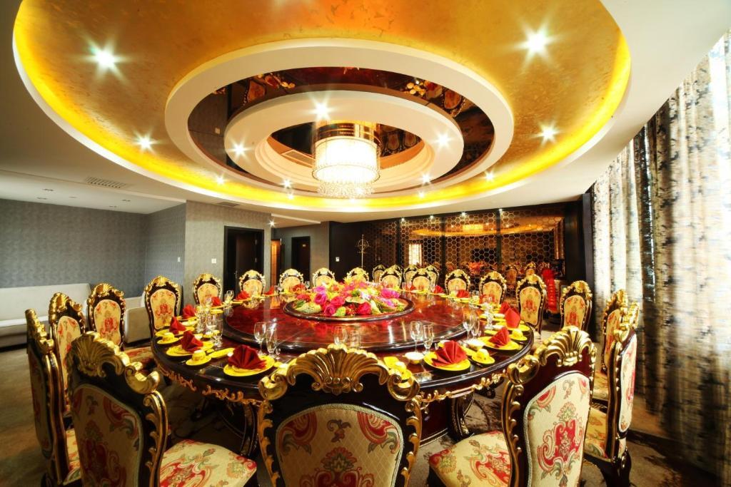 Xiongzhao Grand Hotel Weishan ต้าหลี่ ภายนอก รูปภาพ